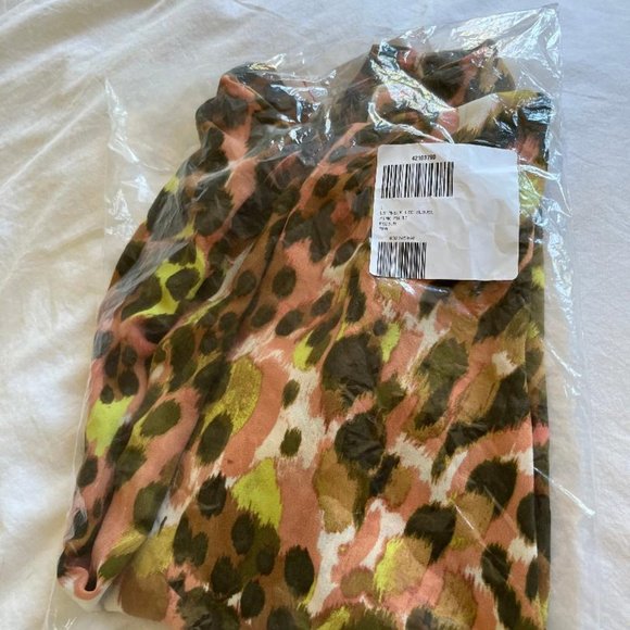 NWT Abstract Pink Leopard Print Mock-Neck Blouse - Medium - Picture 4 of 6